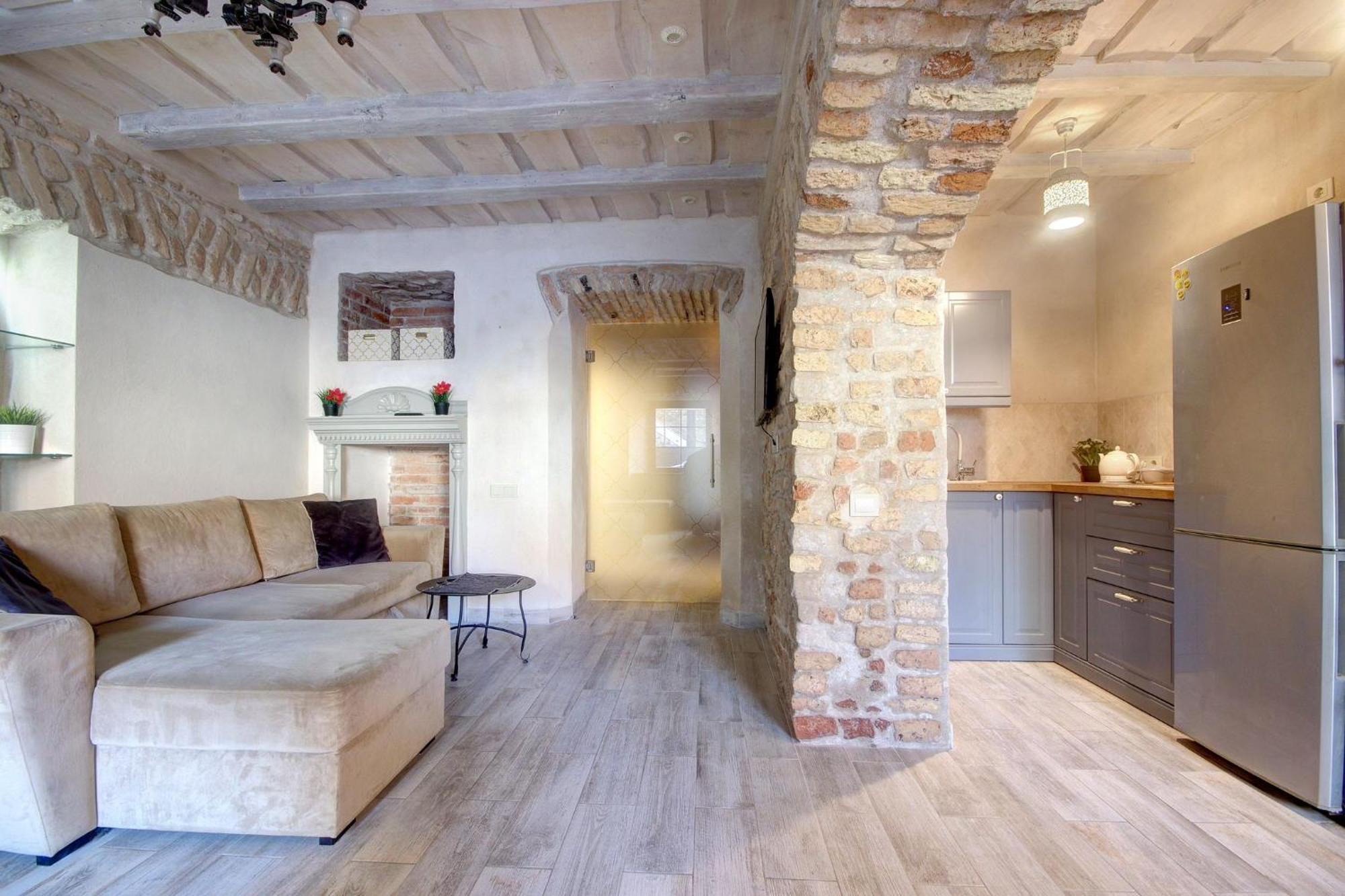 Historical Apartments X Free Parking Self Check In 24X7 By H&H VNO Exteriör bild