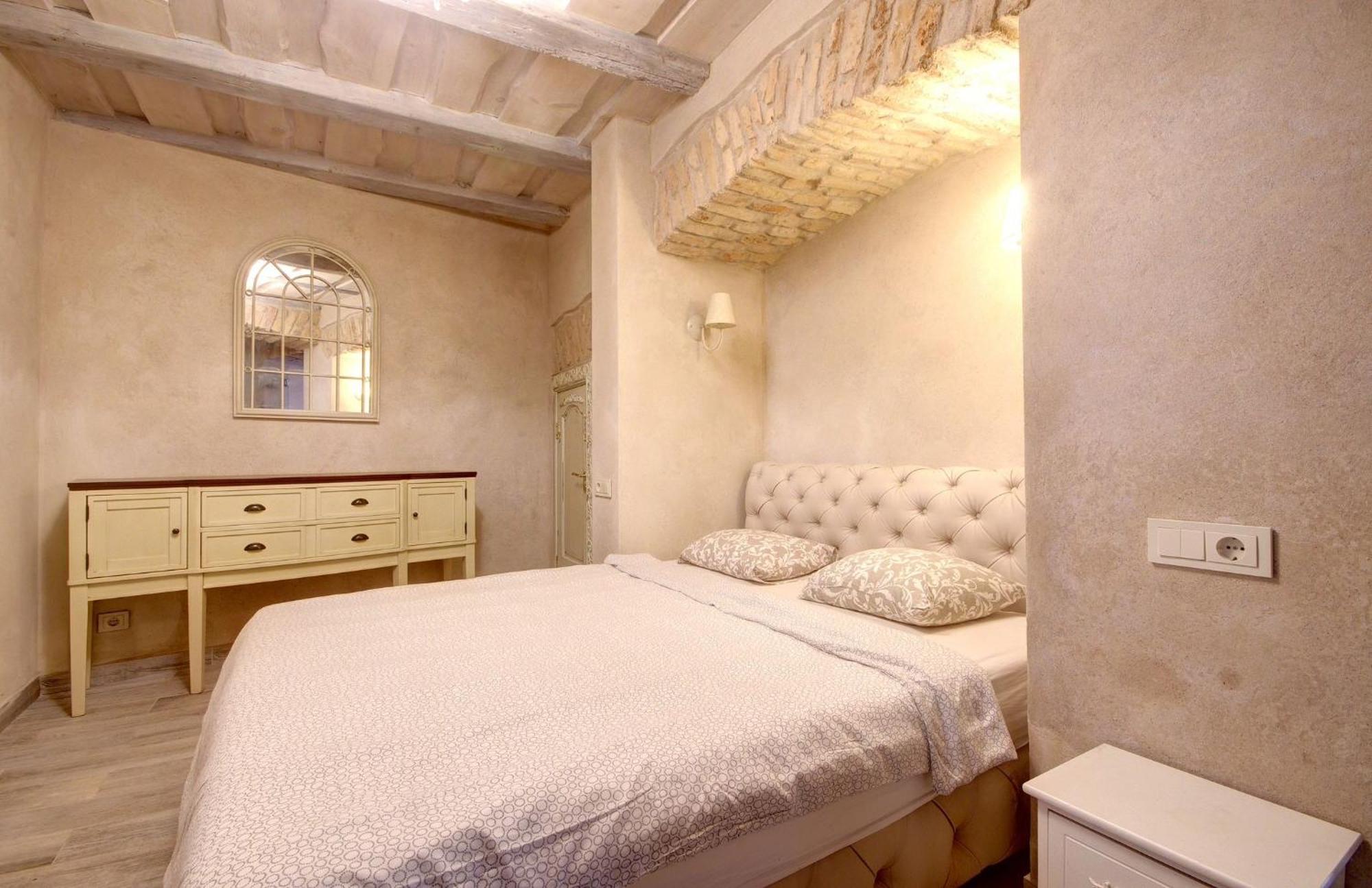 Historical Apartments X Free Parking Self Check In 24X7 By H&H VNO Exteriör bild